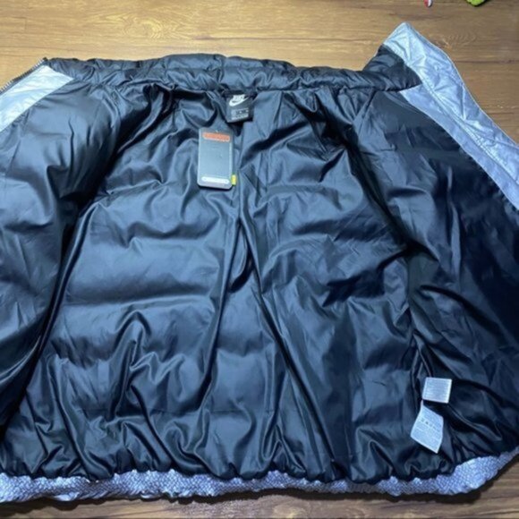 NWT New Nike Sportswear Women's Insulated Shine‎ Jacket Women Size XL - Picture 4 of 13
